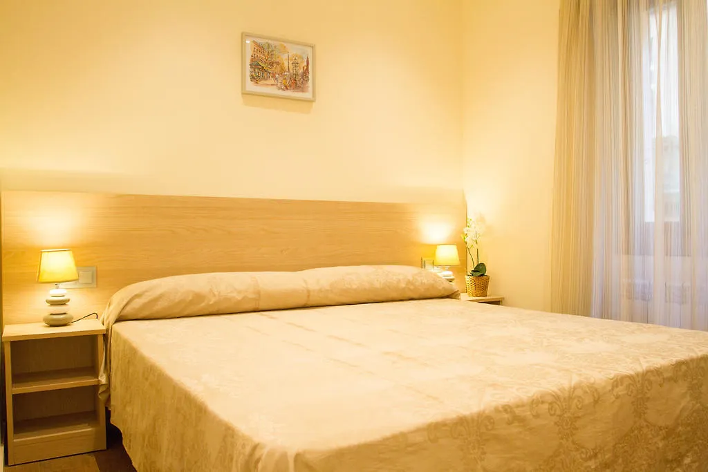 Guest house Hostal Excellence Barcelona Spain