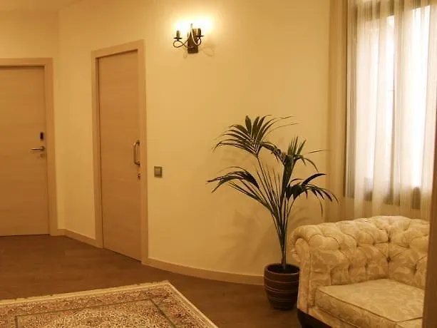 Guest house Hostal Excellence Barcelona Spain