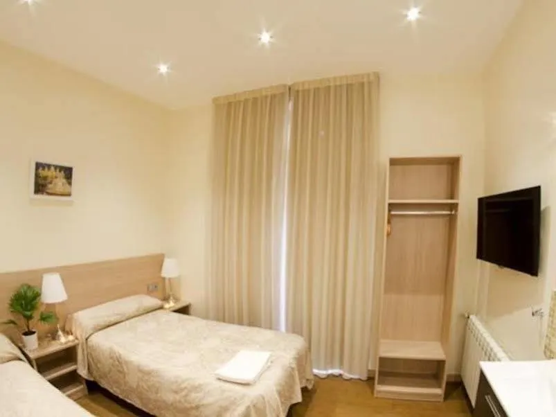 Guest house Hostal Excellence Barcelona Spain